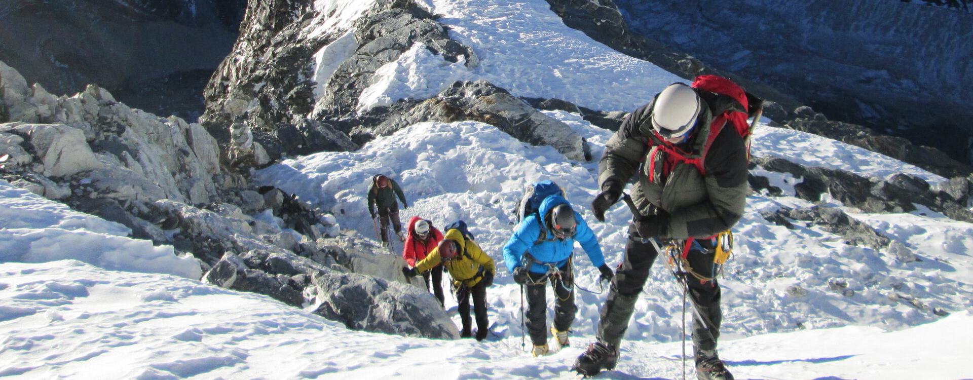 peak climbing in nepal (1) 